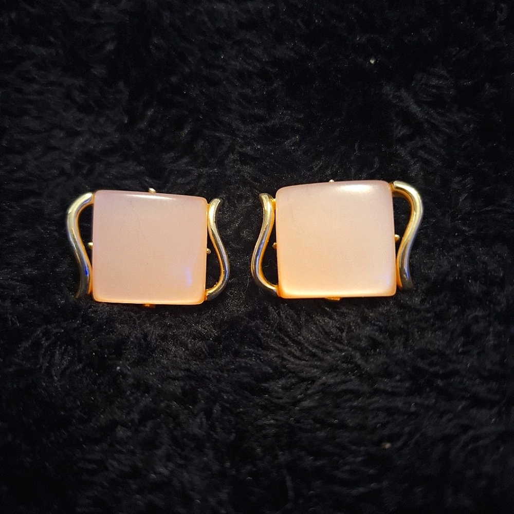 🍑Vintage 1950s Clip On Earrings Peachy Pink & Gold Retro Coro Lucite Haskell - Picture 6 of 6